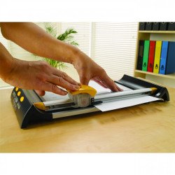 Vágógép görgős körkéses, A4, 10lap, Fellowes® Neutron A4+ Vágógép Fellowes