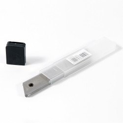 Barkácskés betét 18mm, nagy 10 db/csomag, Ollók, kések Bluering